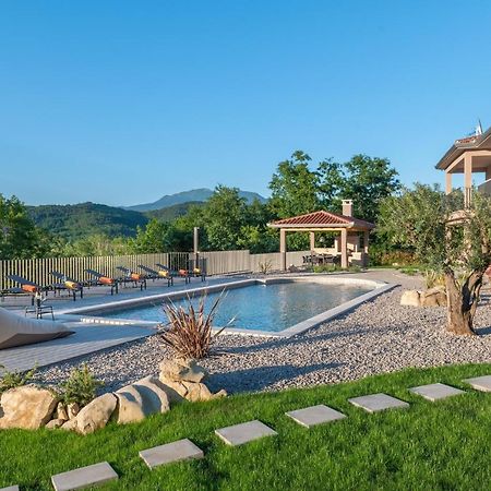 Luxury Villa Santa Cruz With Xl Pool And Jacuzzi Potpićan Exterior foto