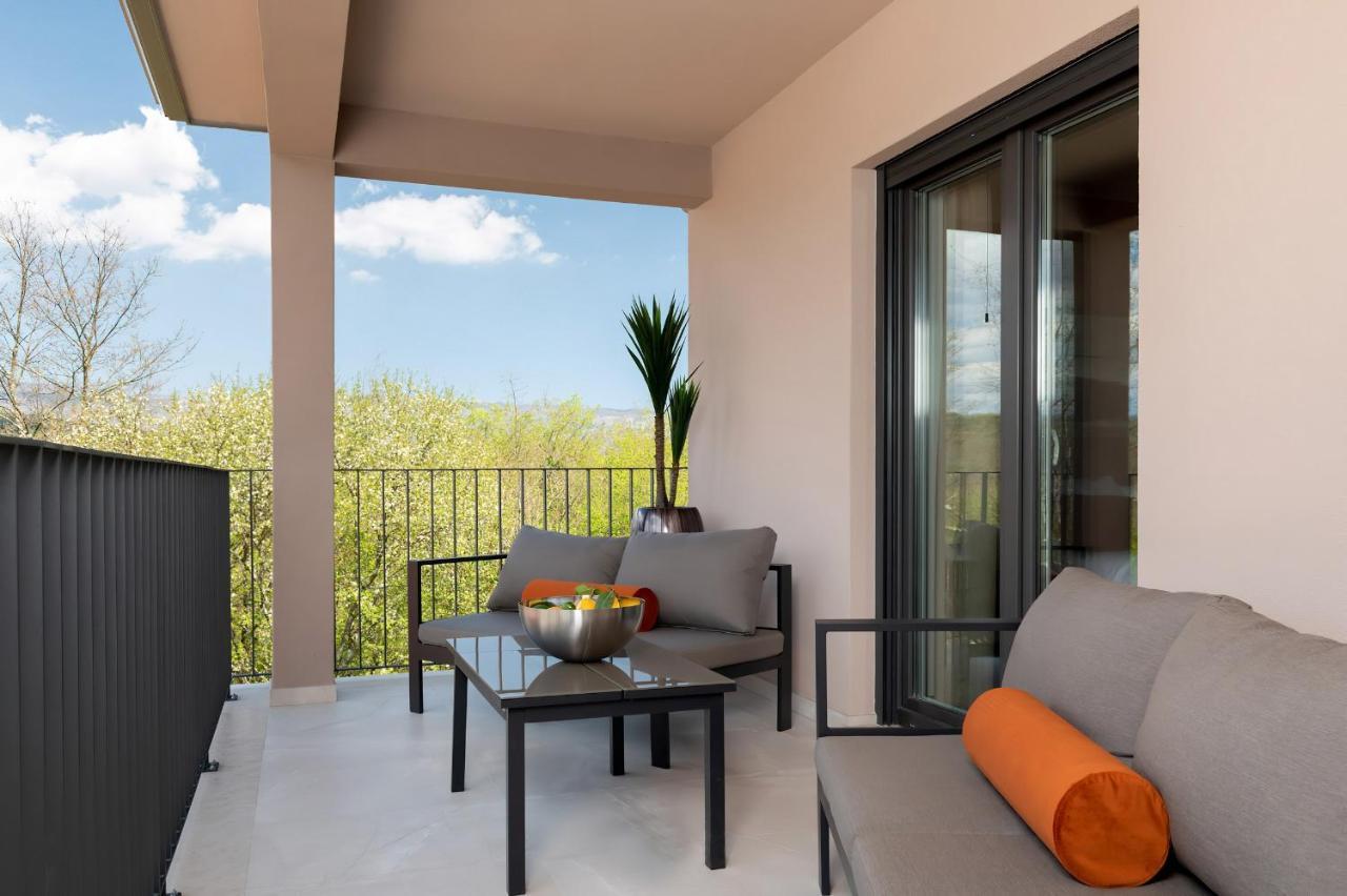 Luxury Villa Santa Cruz With Xl Pool And Jacuzzi Potpićan Exterior foto