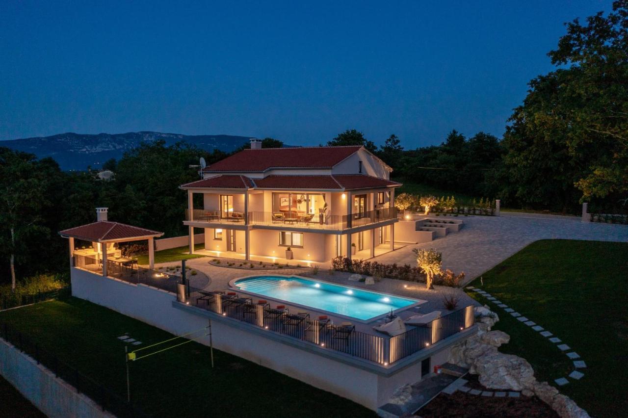 Luxury Villa Santa Cruz With Xl Pool And Jacuzzi Potpićan Exterior foto