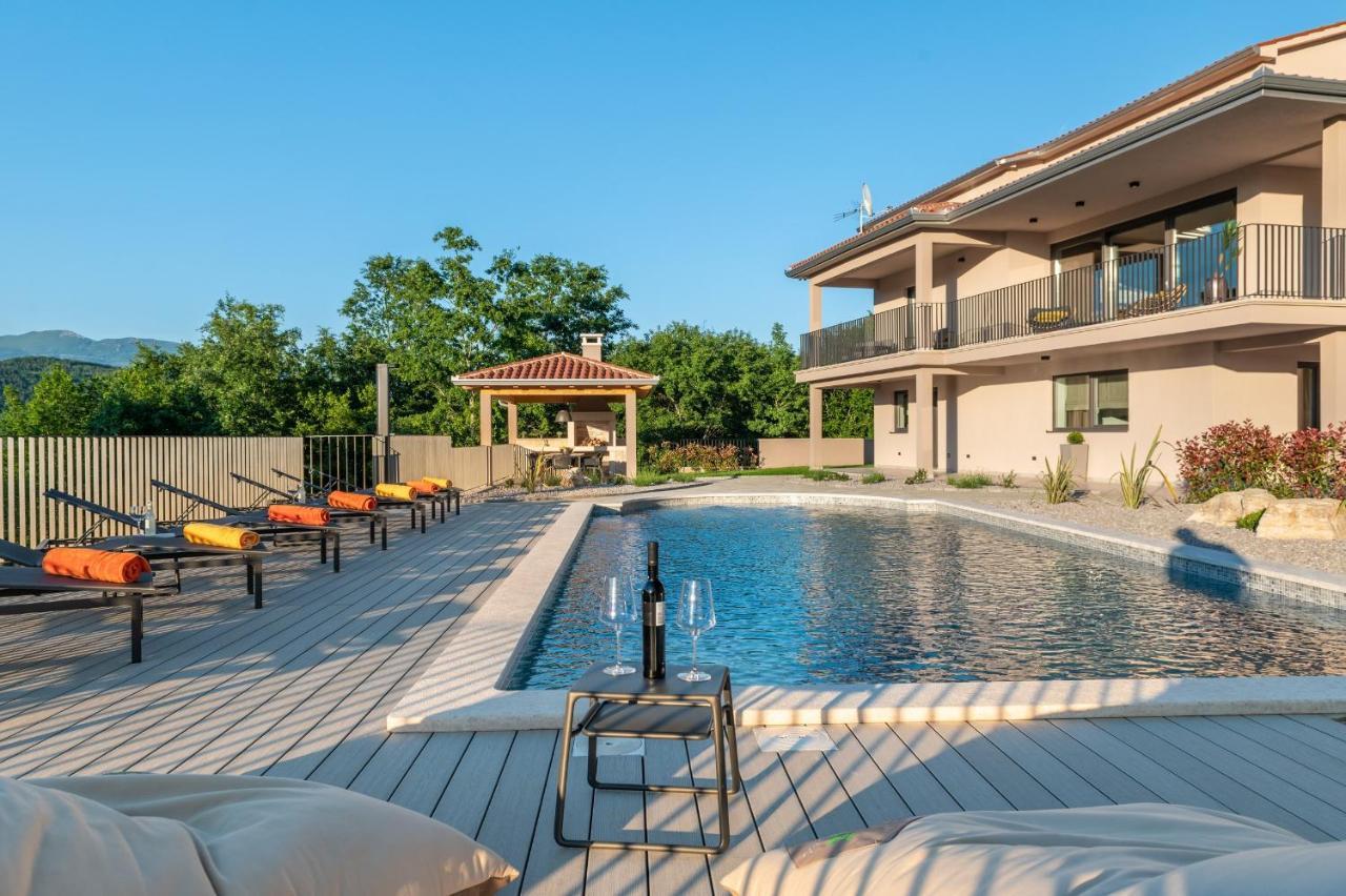 Luxury Villa Santa Cruz With Xl Pool And Jacuzzi Potpićan Exterior foto