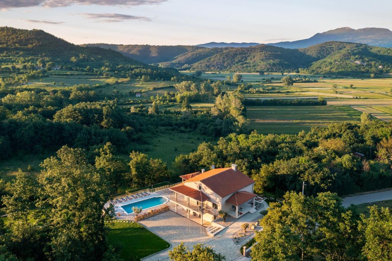 Luxury Villa Santa Cruz With Xl Pool And Jacuzzi Potpićan Exterior foto